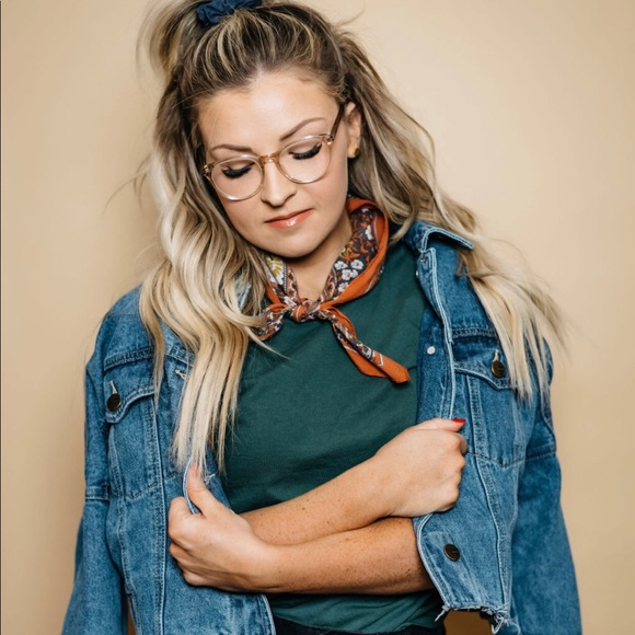 Meet your Posher, Kate - Picture 2 of 4